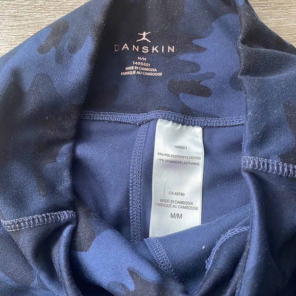 Daskin blue camo leggings size medium - Picture 2 of 3